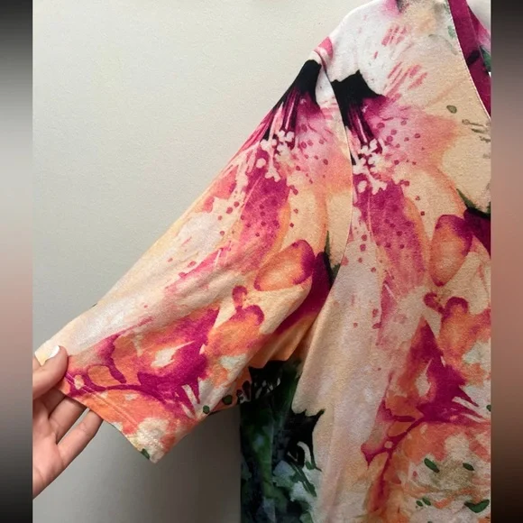 Colorful Abstract Women's Top - Picture 4 of 9